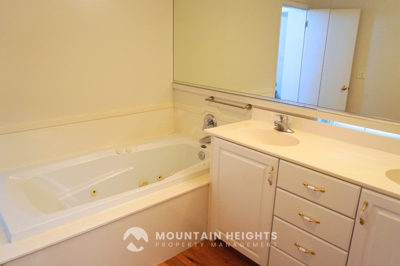 Salt Lake City House: 2784 E Delsa Dr