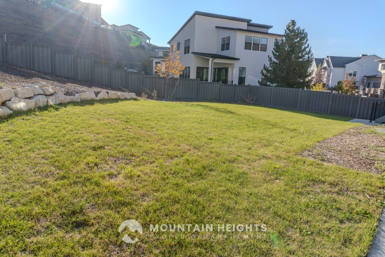 Lehi House: 5522 N Fox Canyon Rd