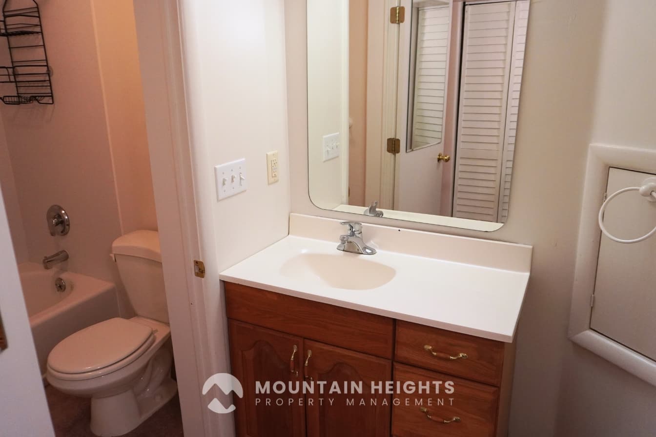 Salt Lake City House: 2784 E Delsa Dr