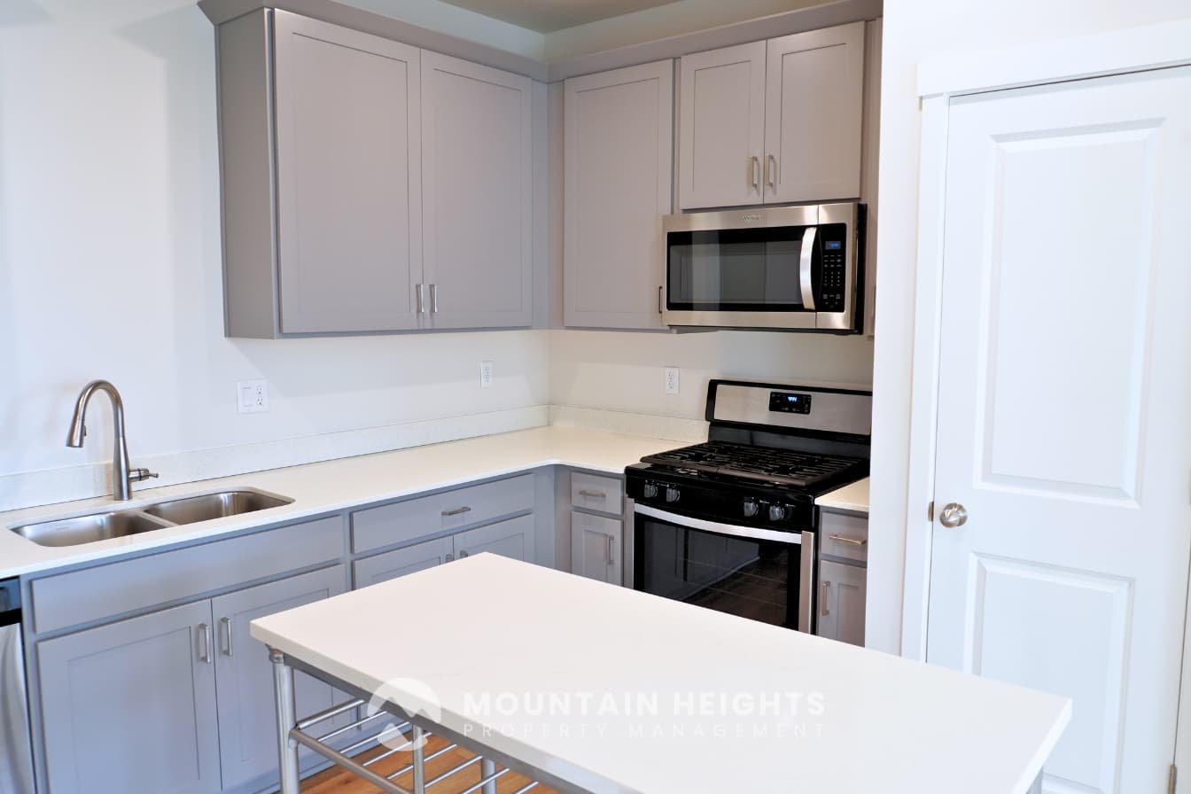 South Jordan Townhome: 11329 S Prosperity Rd