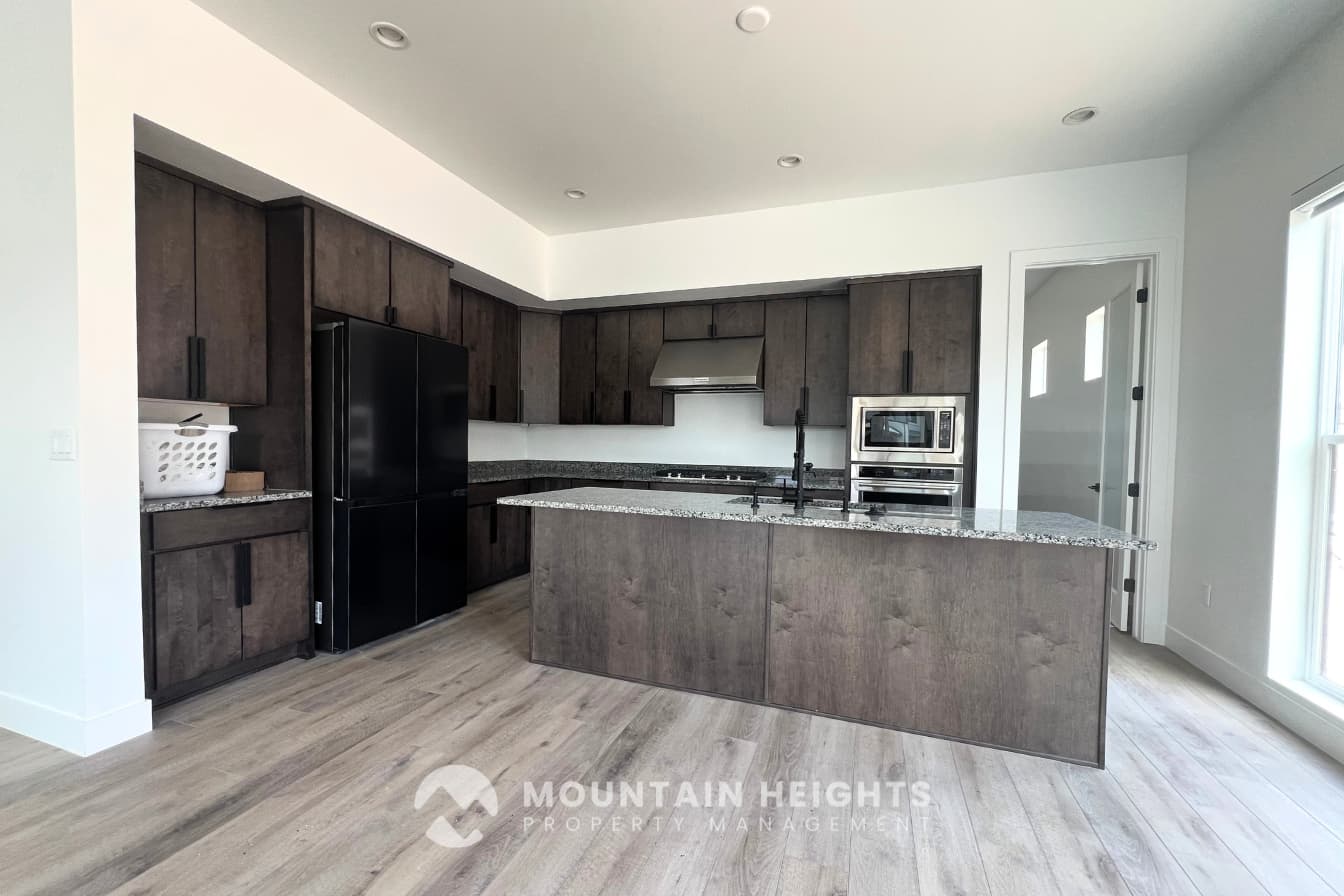 Lehi House: 5522 N Fox Canyon Rd