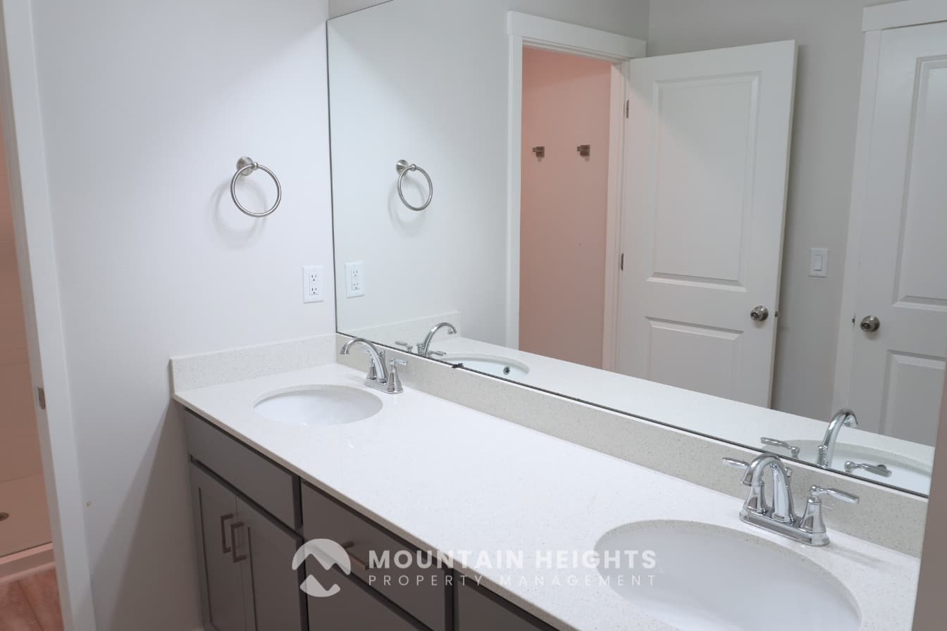 South Jordan Townhome: 11329 S Prosperity Rd