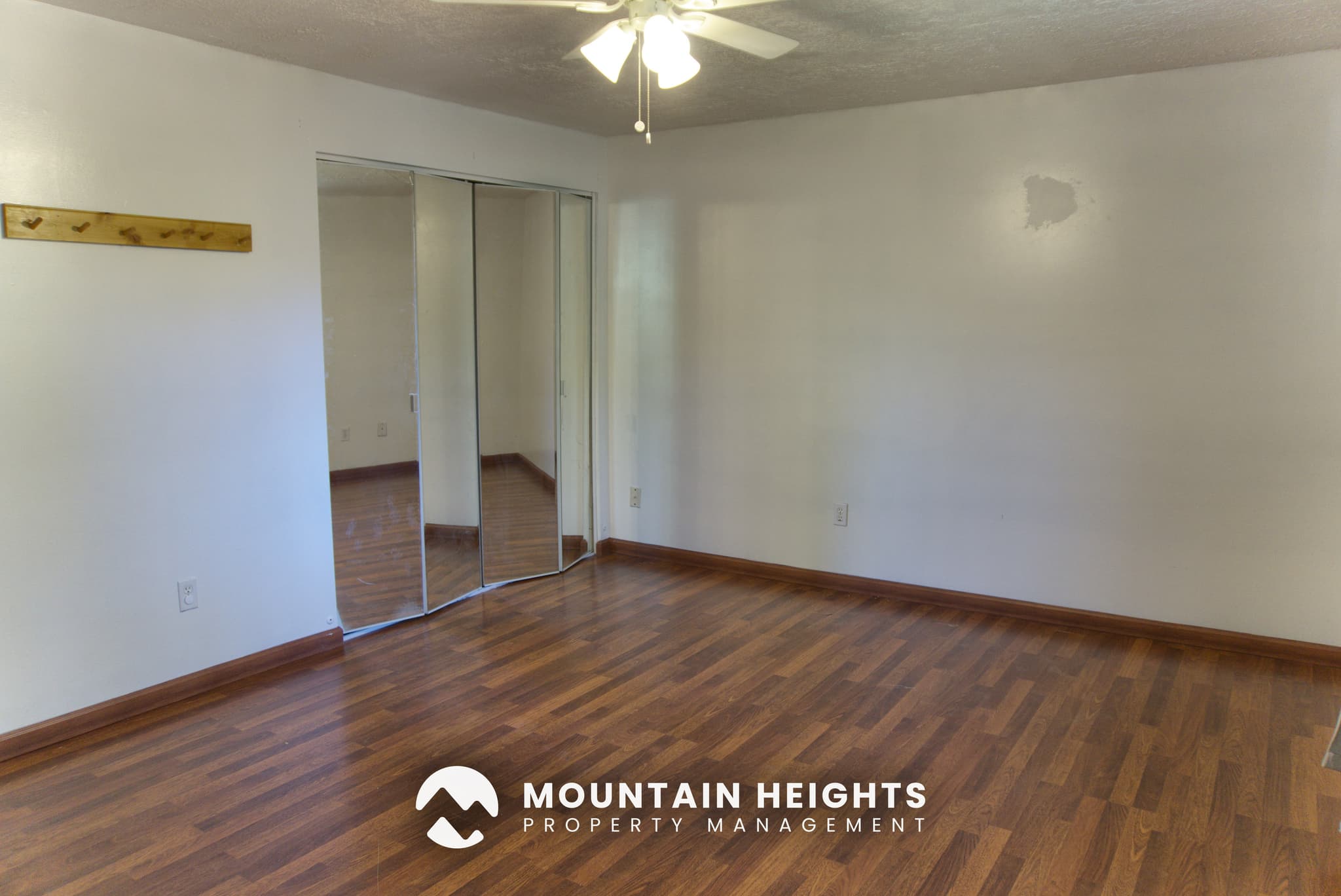 Sandy House: 3462 E Greenhills Dr
