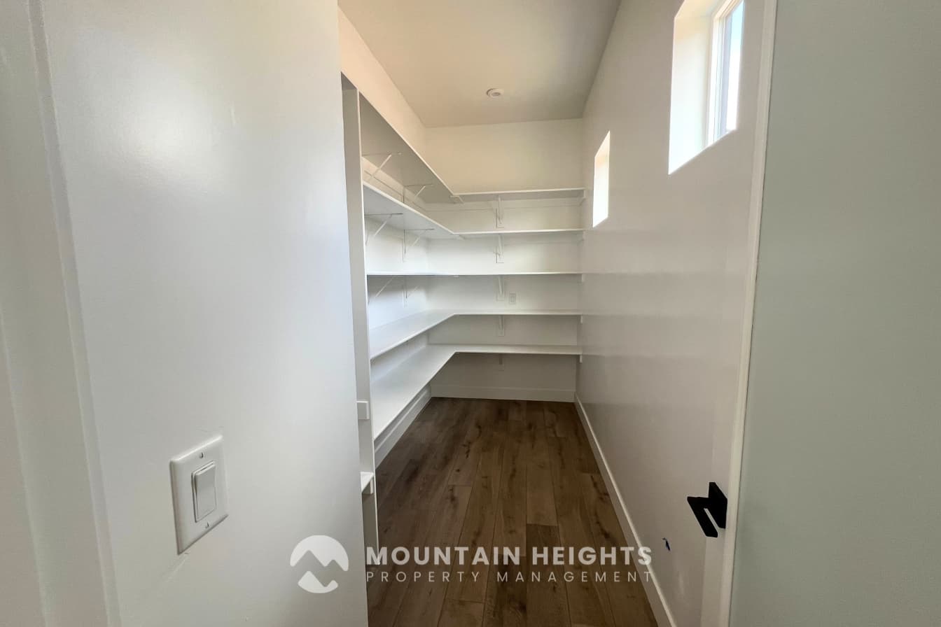 Lehi House: 5522 N Fox Canyon Rd