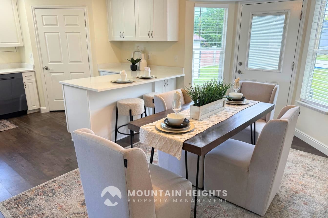 Riverton House: 3987 W Red Tail Dr