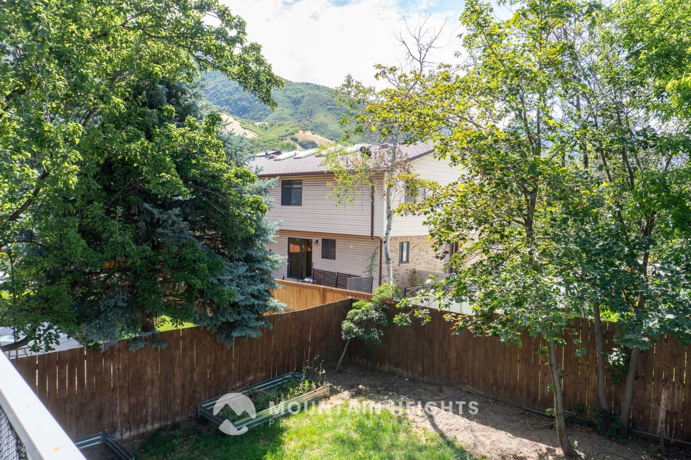 Salt Lake City House: 3516 E Summer Oaks Cir