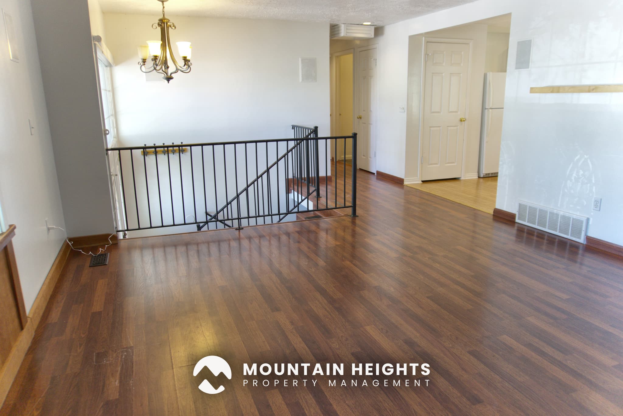 Sandy House: 3462 E Greenhills Dr