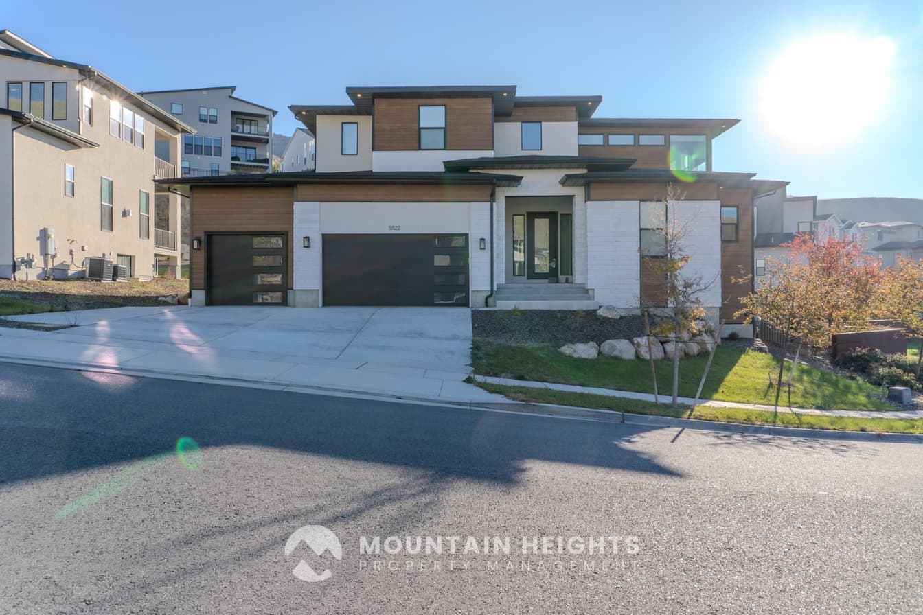 Lehi House: 5522 N Fox Canyon Rd