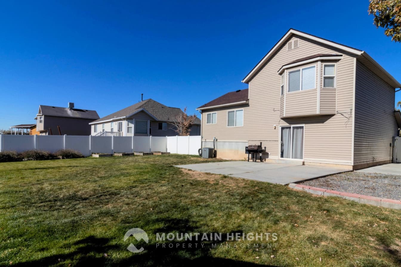 Salt Lake City House: 1953 W Black Angus Dr
