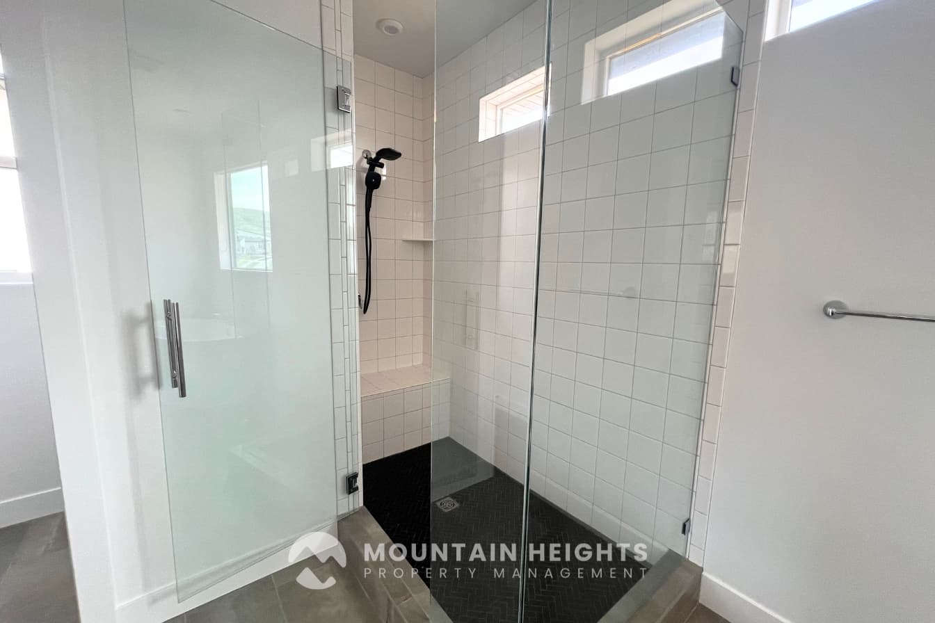 Lehi House: 5522 N Fox Canyon Rd
