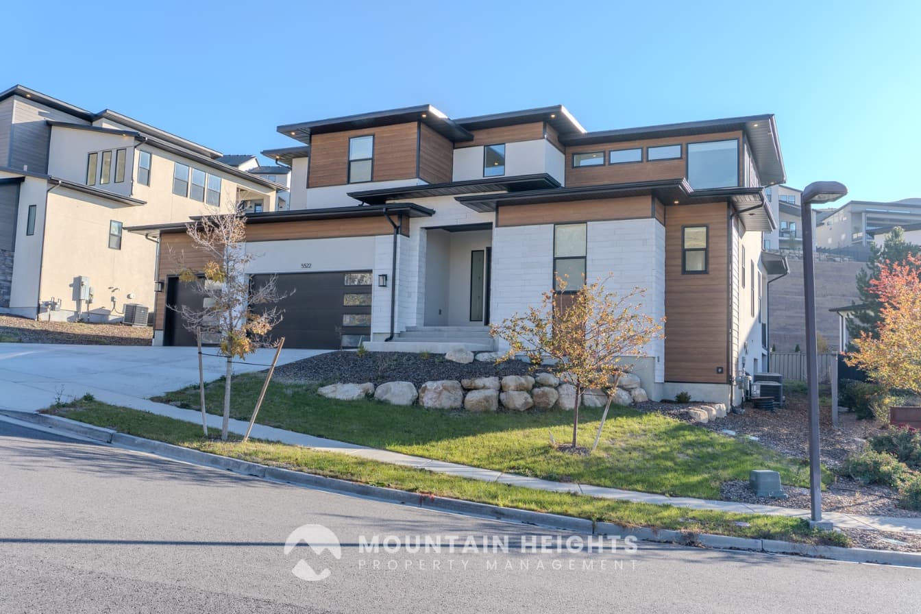 Lehi House: 5522 N Fox Canyon Rd