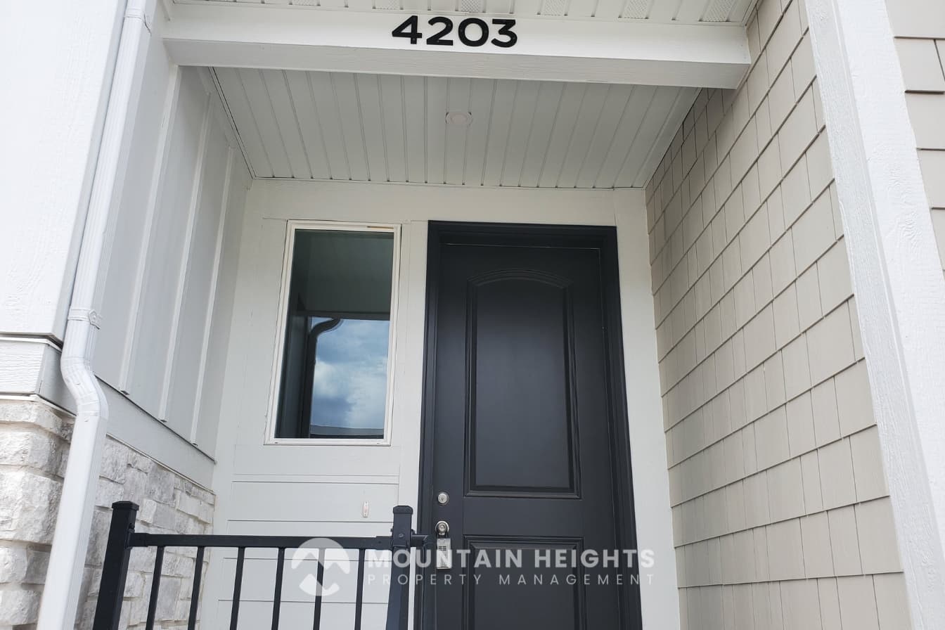 Lehi Townhome: 4203 W 1960 N