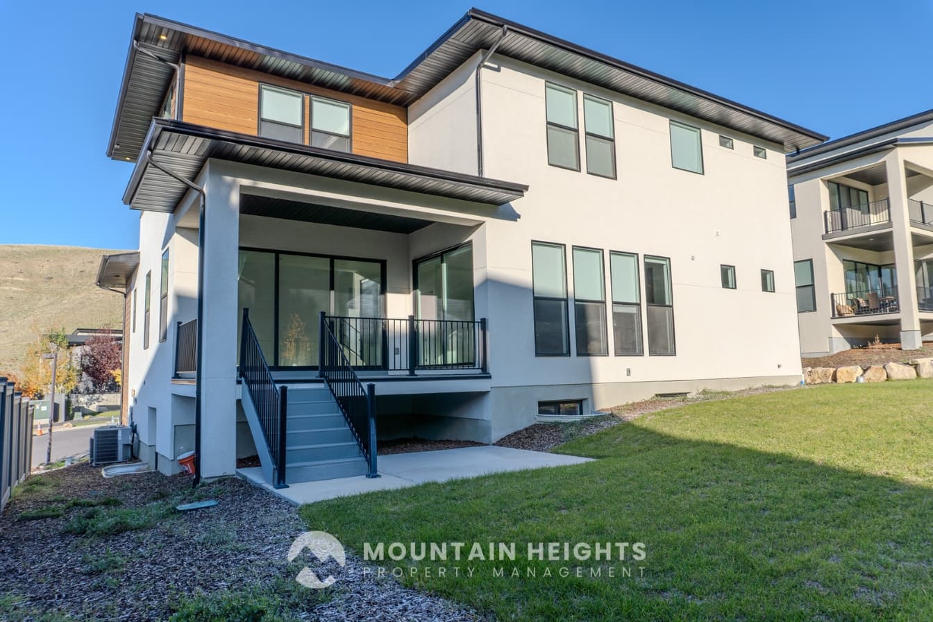 Lehi House: 5522 N Fox Canyon Rd