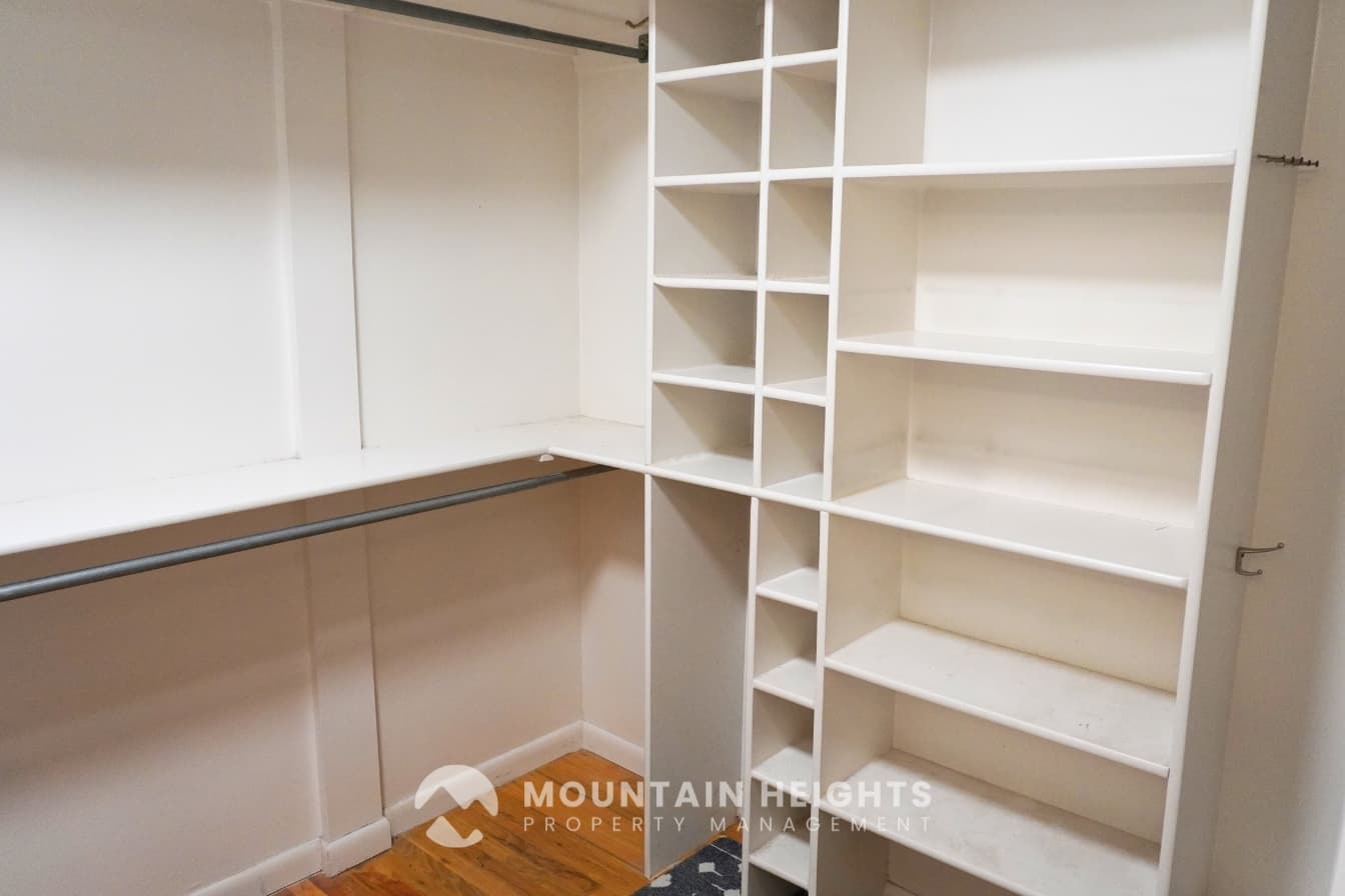 Salt Lake City House: 2784 E Delsa Dr