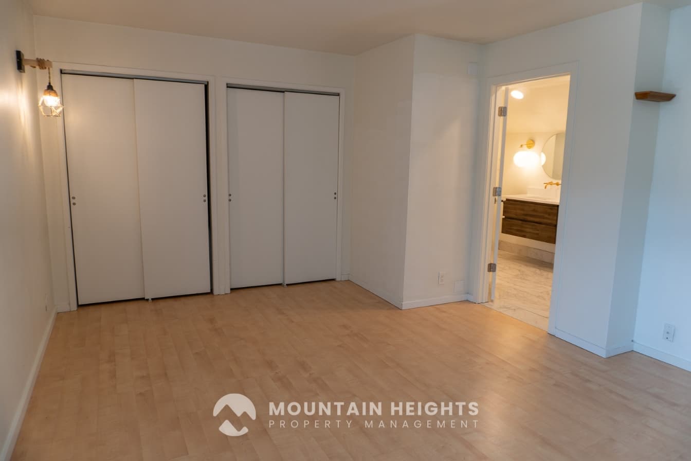 Salt Lake City House: 3516 E Summer Oaks Cir