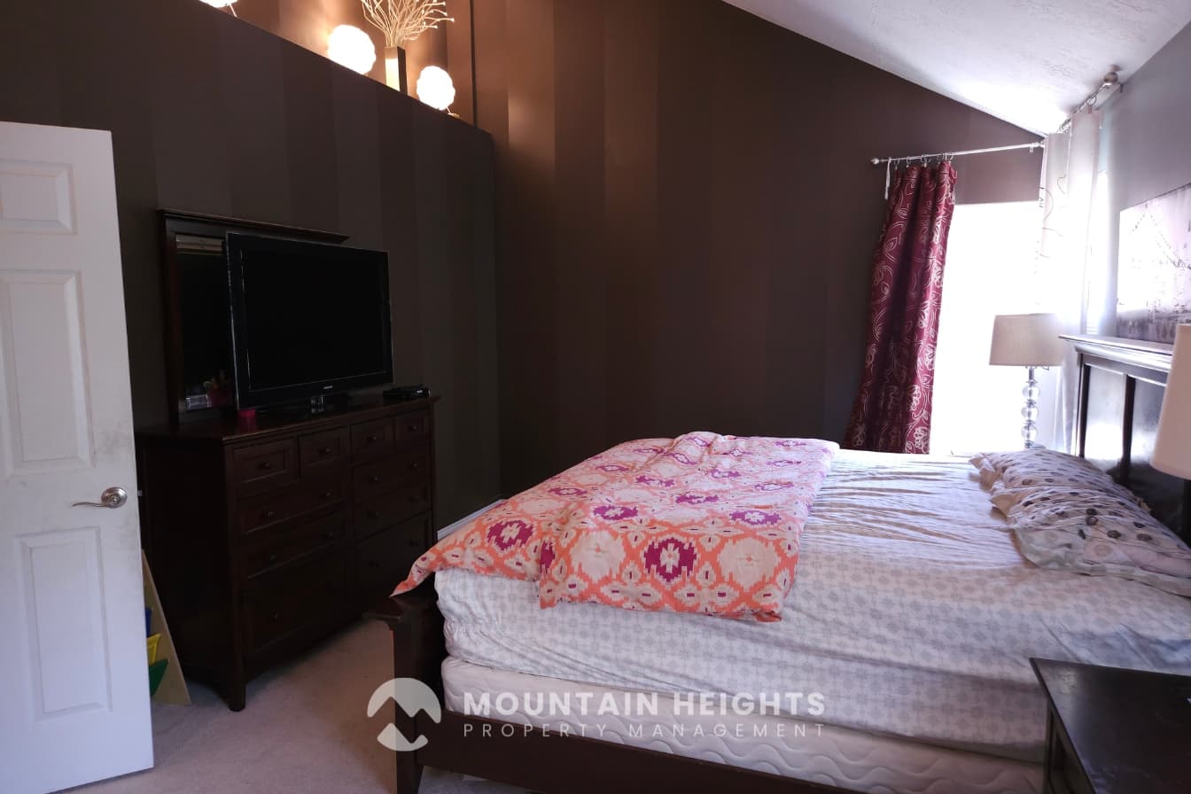 Salt Lake City House: 2096 E Rainbow Point Dr