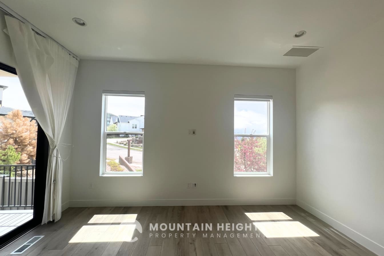 Lehi House: 5522 N Fox Canyon Rd