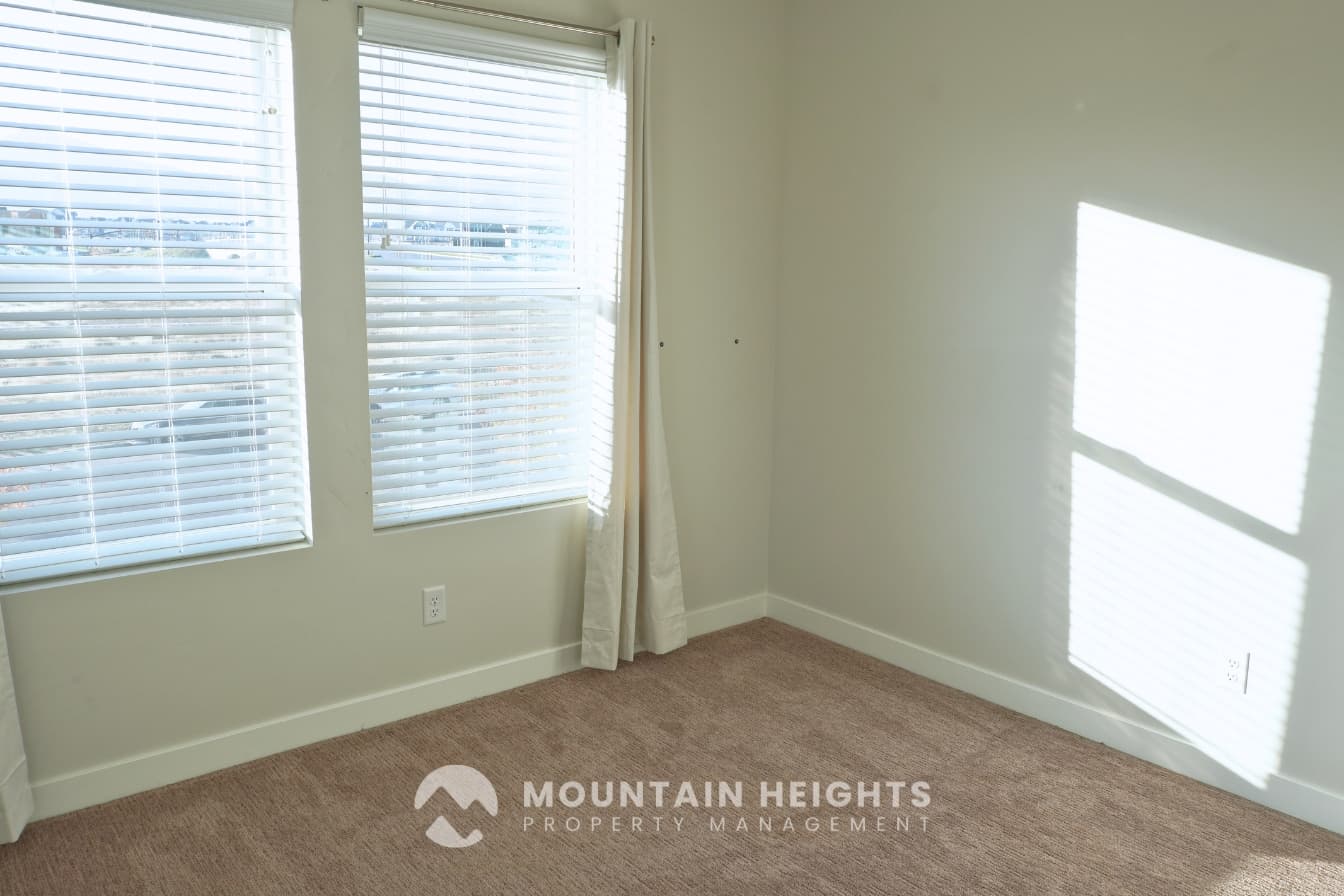South Jordan Townhome: 11329 S Prosperity Rd