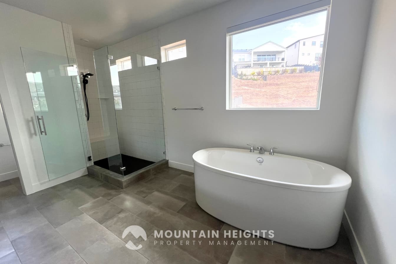 Lehi House: 5522 N Fox Canyon Rd