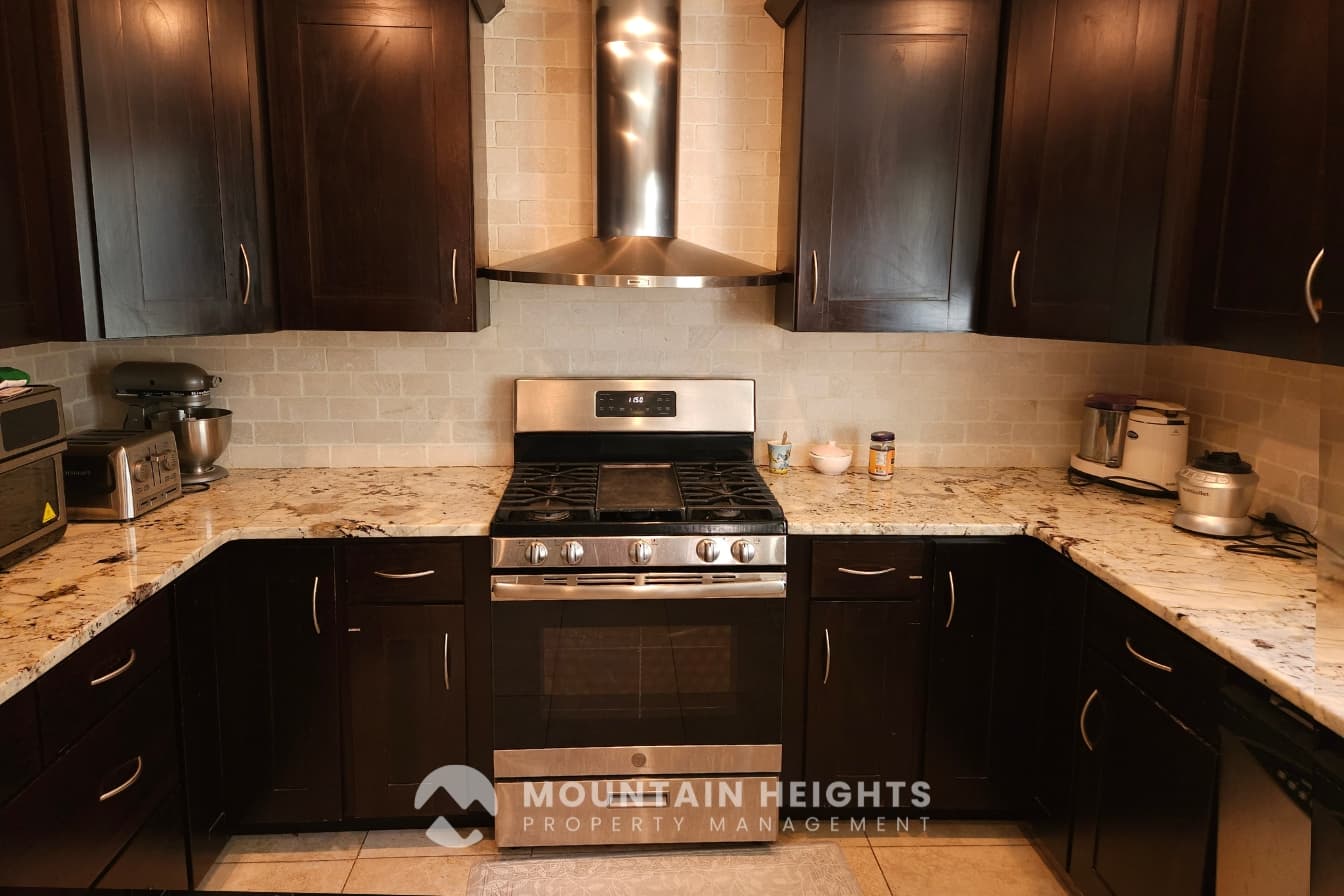 Salt Lake City House: 2096 E Rainbow Point Dr