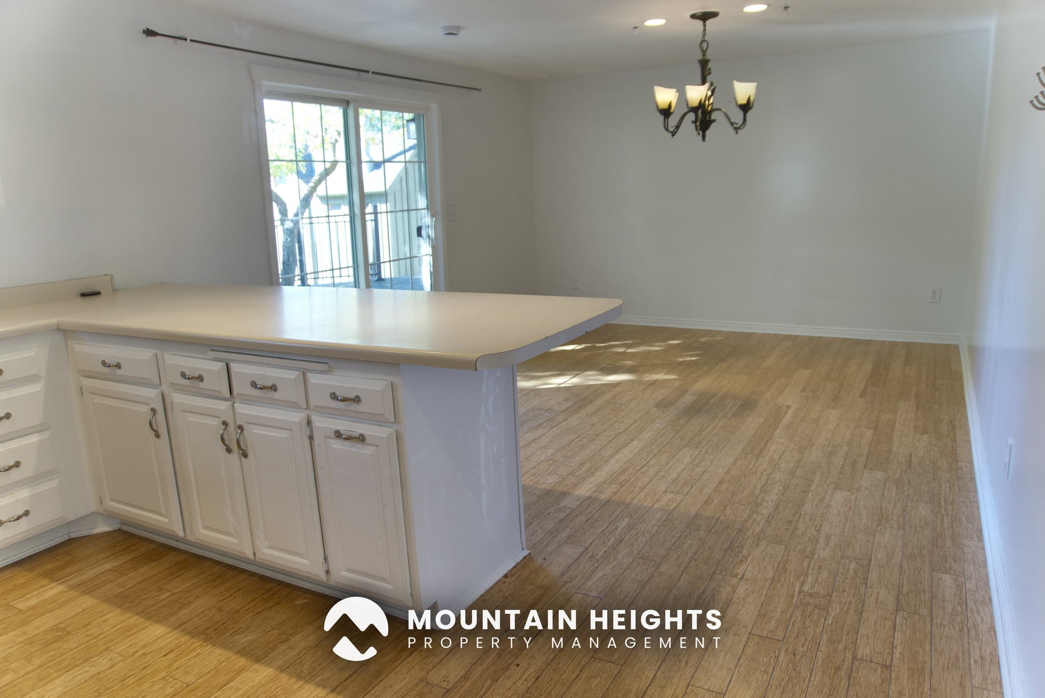 Sandy House: 3462 E Greenhills Dr