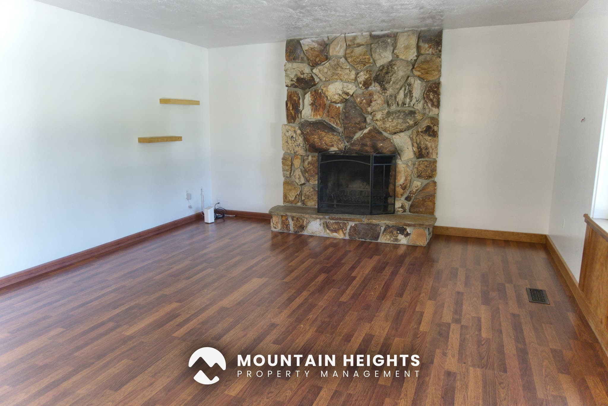 Sandy House: 3462 E Greenhills Dr