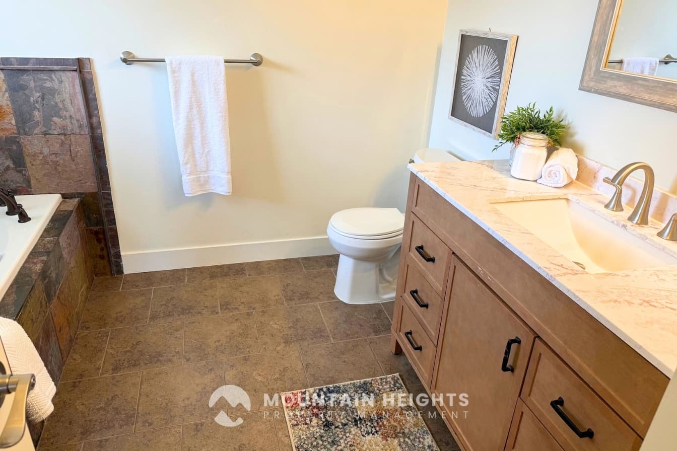Riverton House: 3987 W Red Tail Dr
