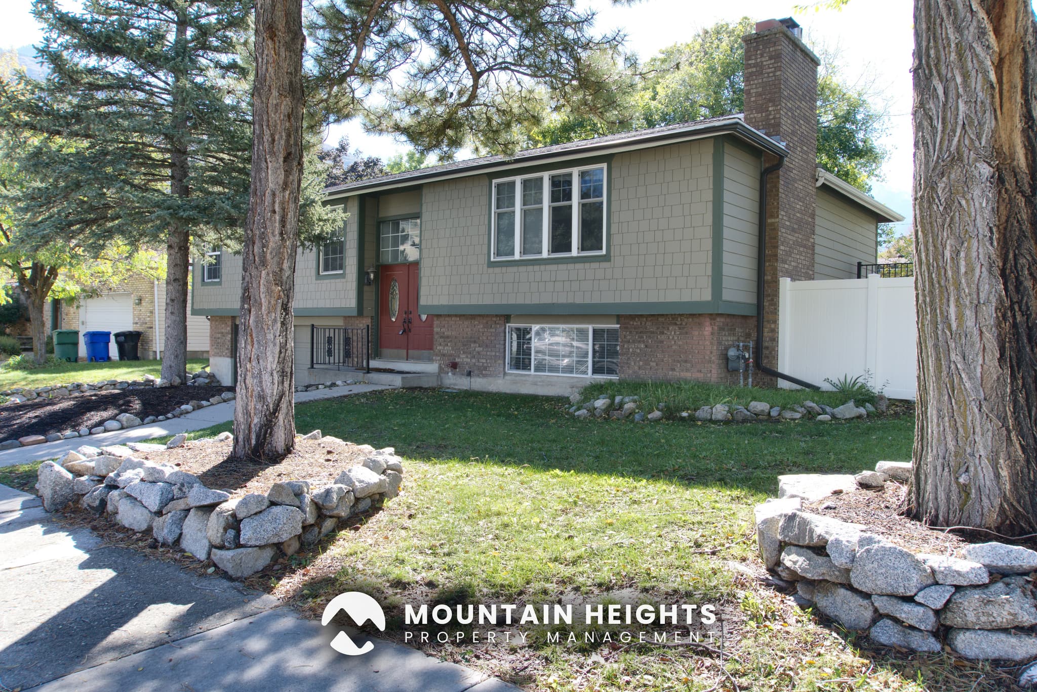 Sandy House: 3462 E Greenhills Dr