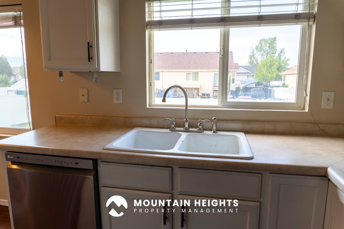 Salt Lake City House: 1953 W Black Angus Dr