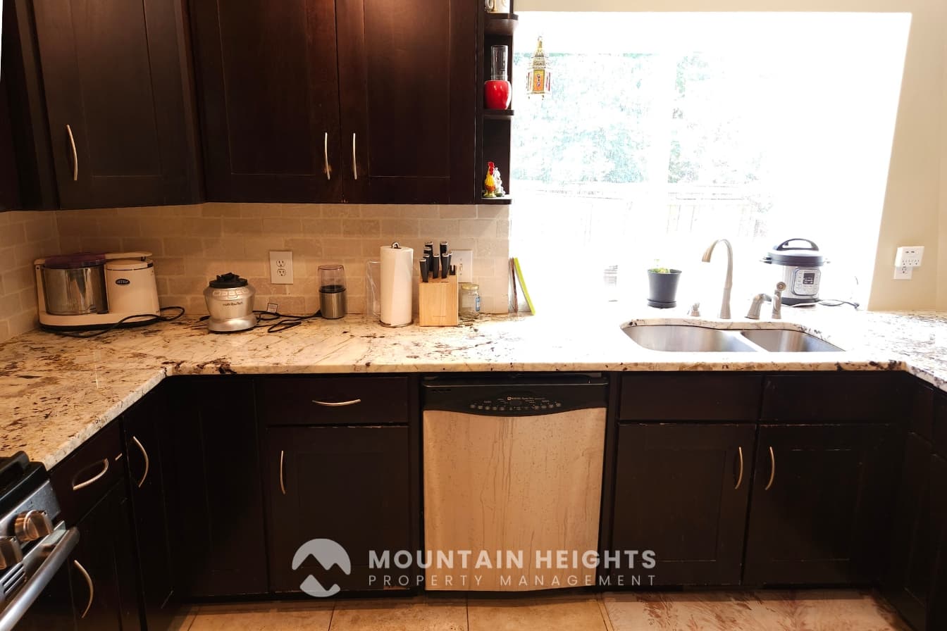 Salt Lake City House: 2096 E Rainbow Point Dr
