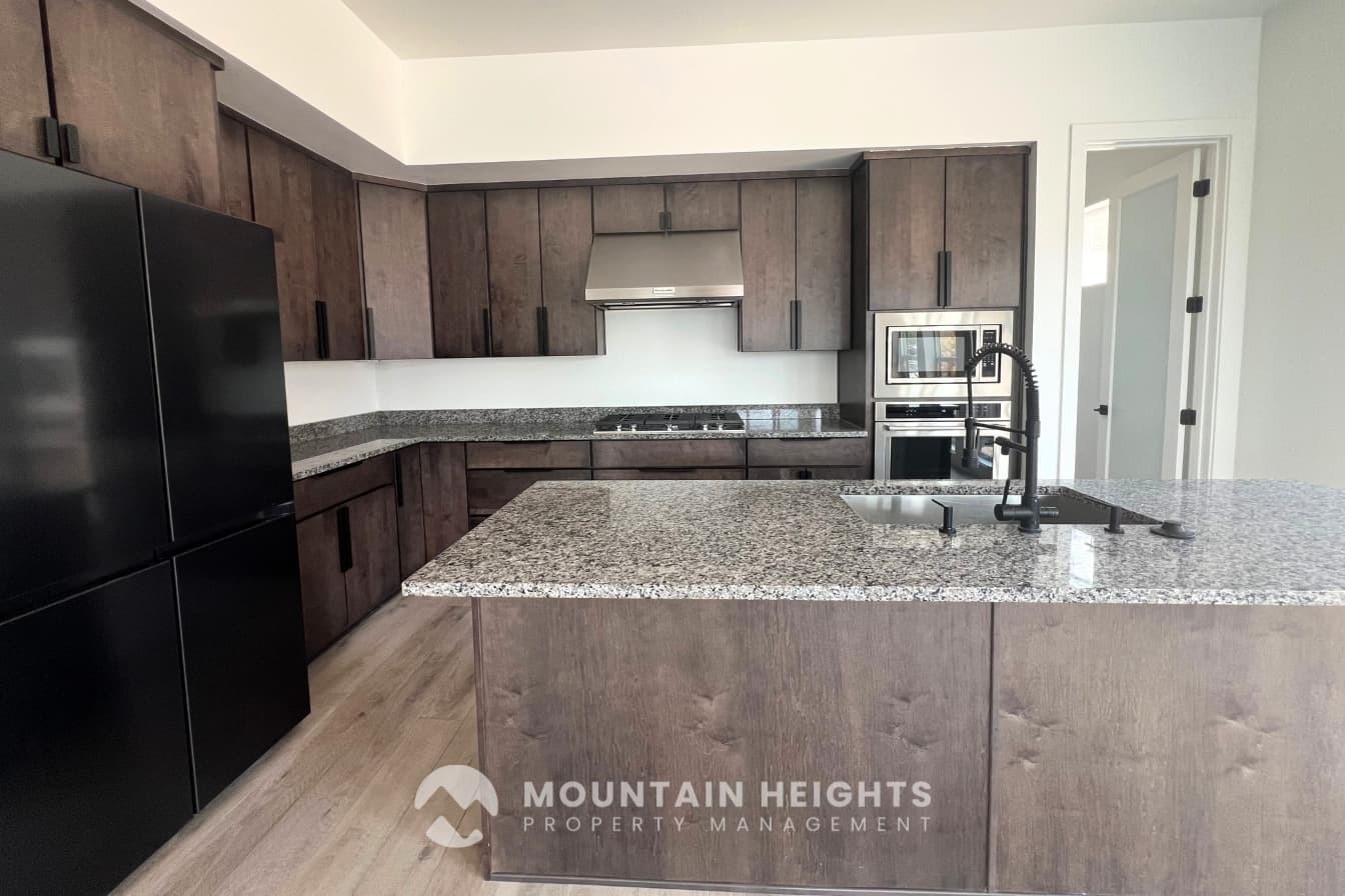 Lehi House: 5522 N Fox Canyon Rd