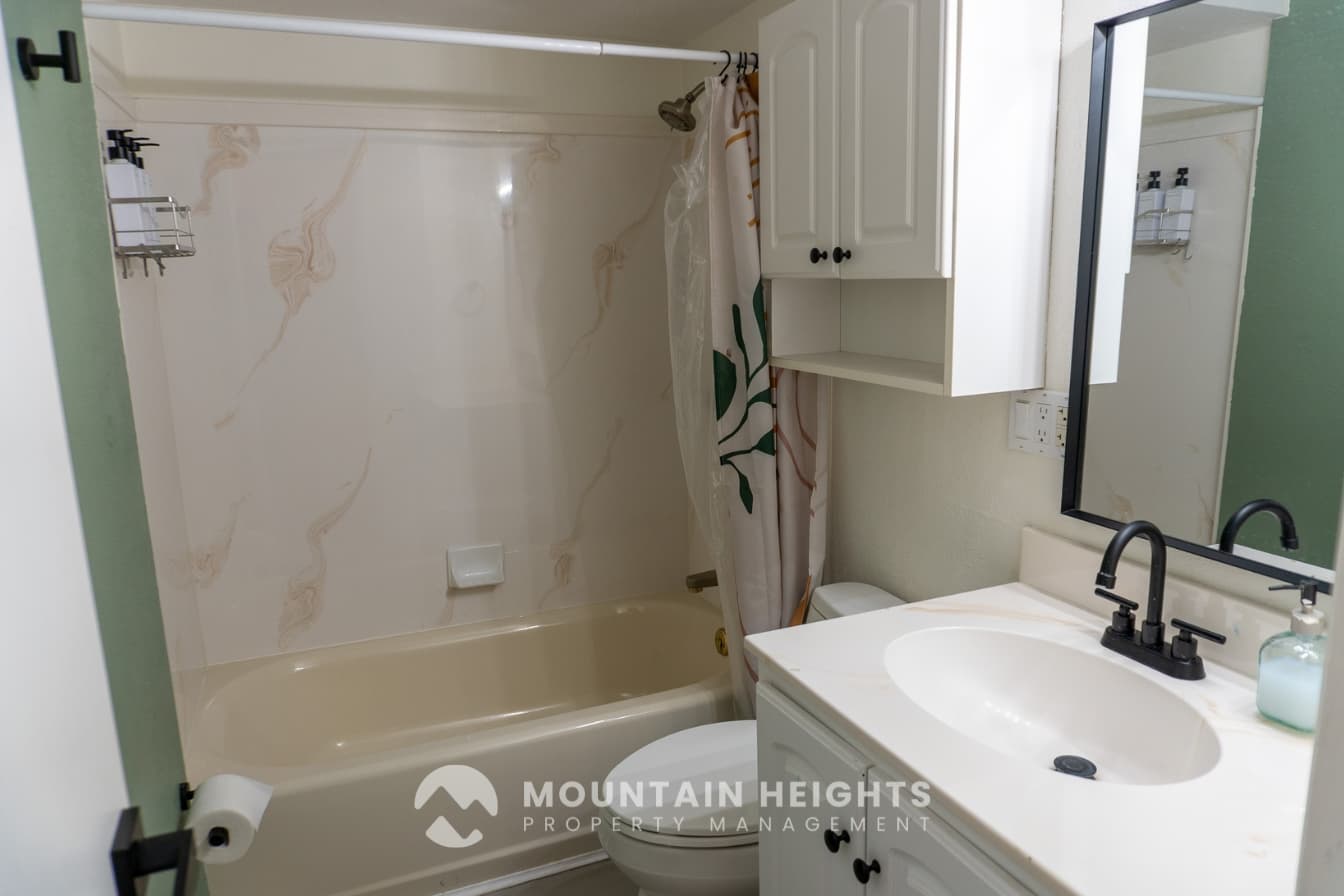 Salt Lake City House: 3516 E Summer Oaks Cir