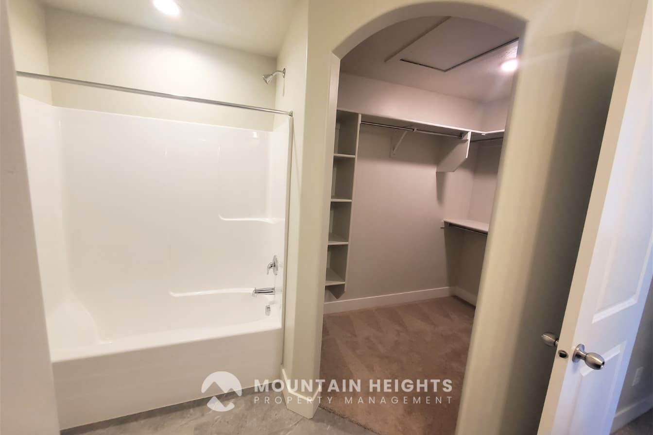 Lehi Townhome: 4203 W 1960 N