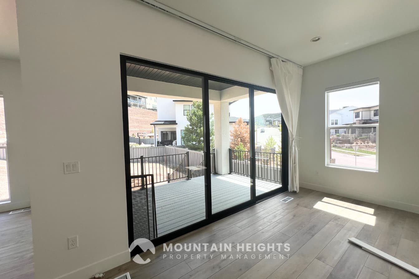 Lehi House: 5522 N Fox Canyon Rd