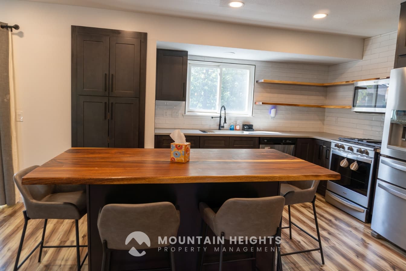 Salt Lake City House: 3516 E Summer Oaks Cir