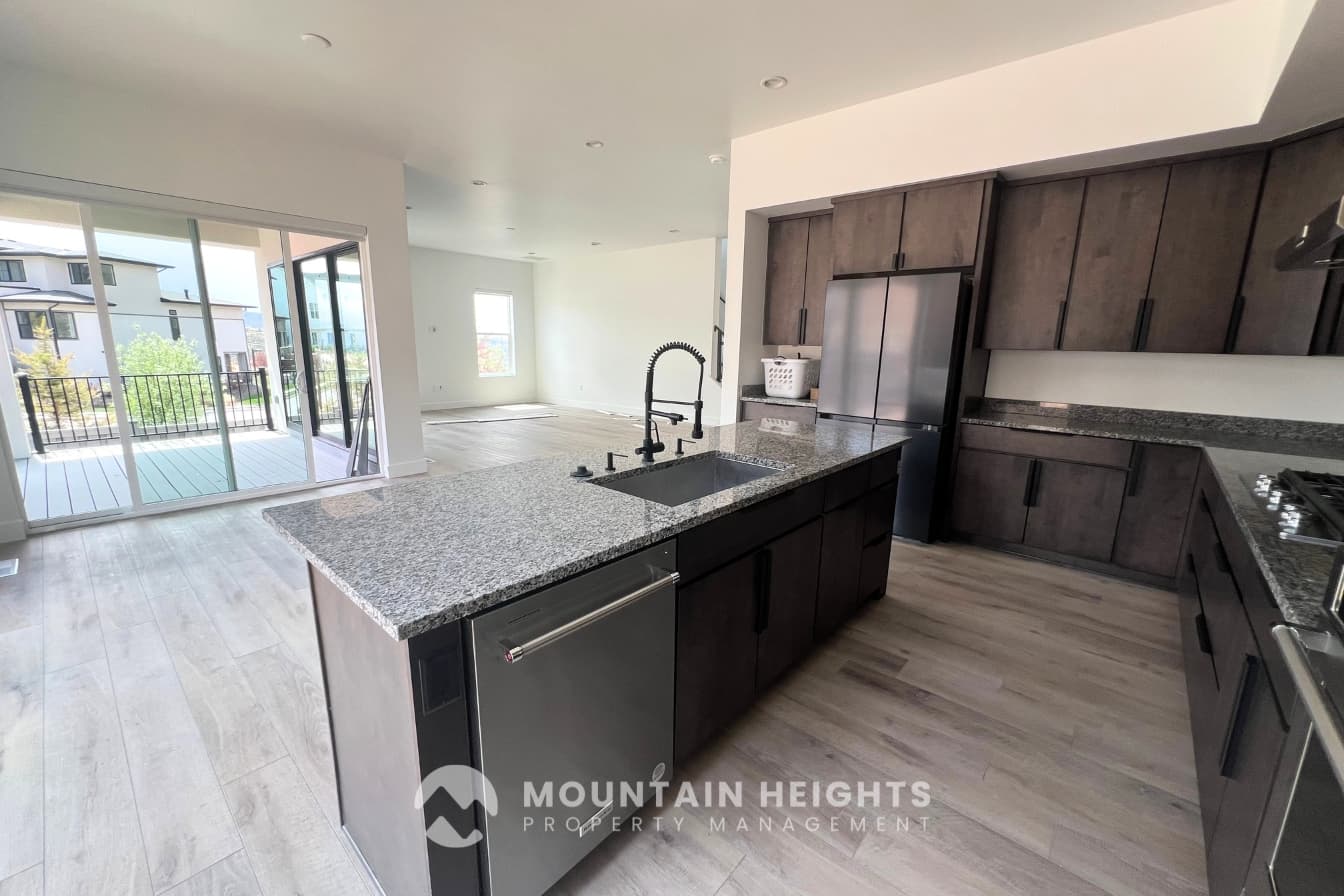 Lehi House: 5522 N Fox Canyon Rd