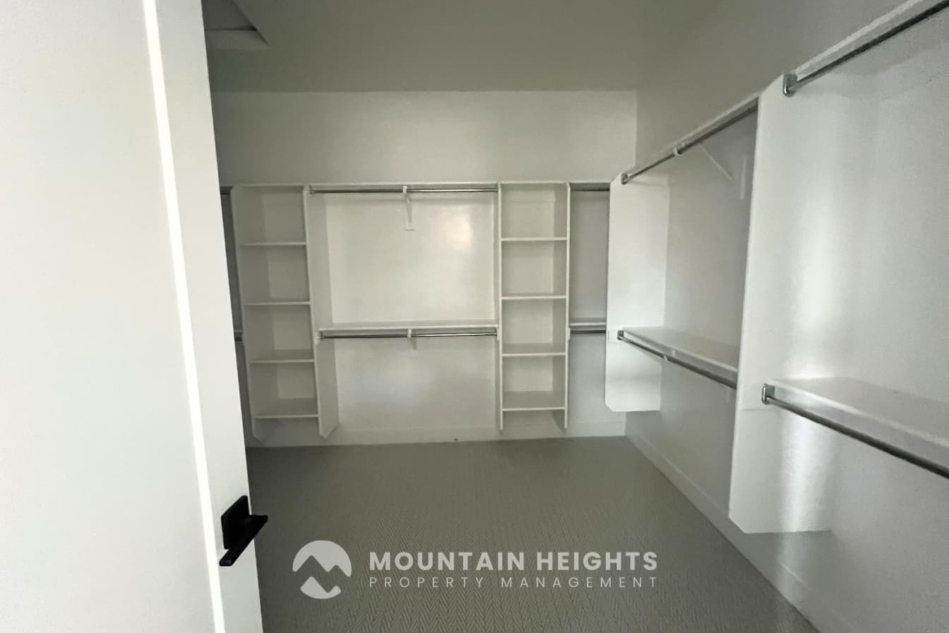 Lehi House: 5522 N Fox Canyon Rd