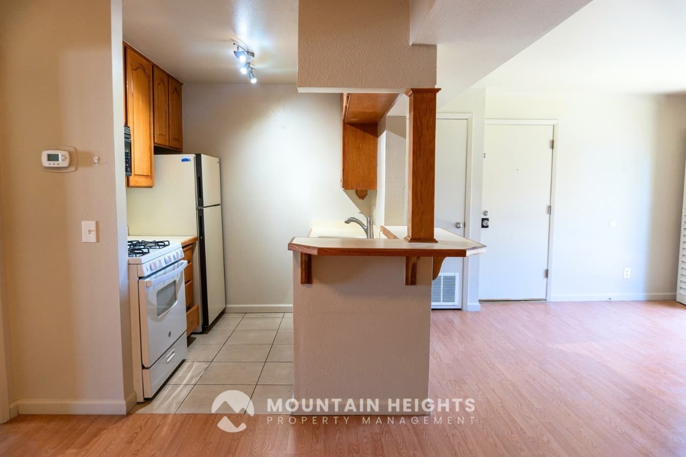 Salt Lake City Condo: 415 E Creekside Cir