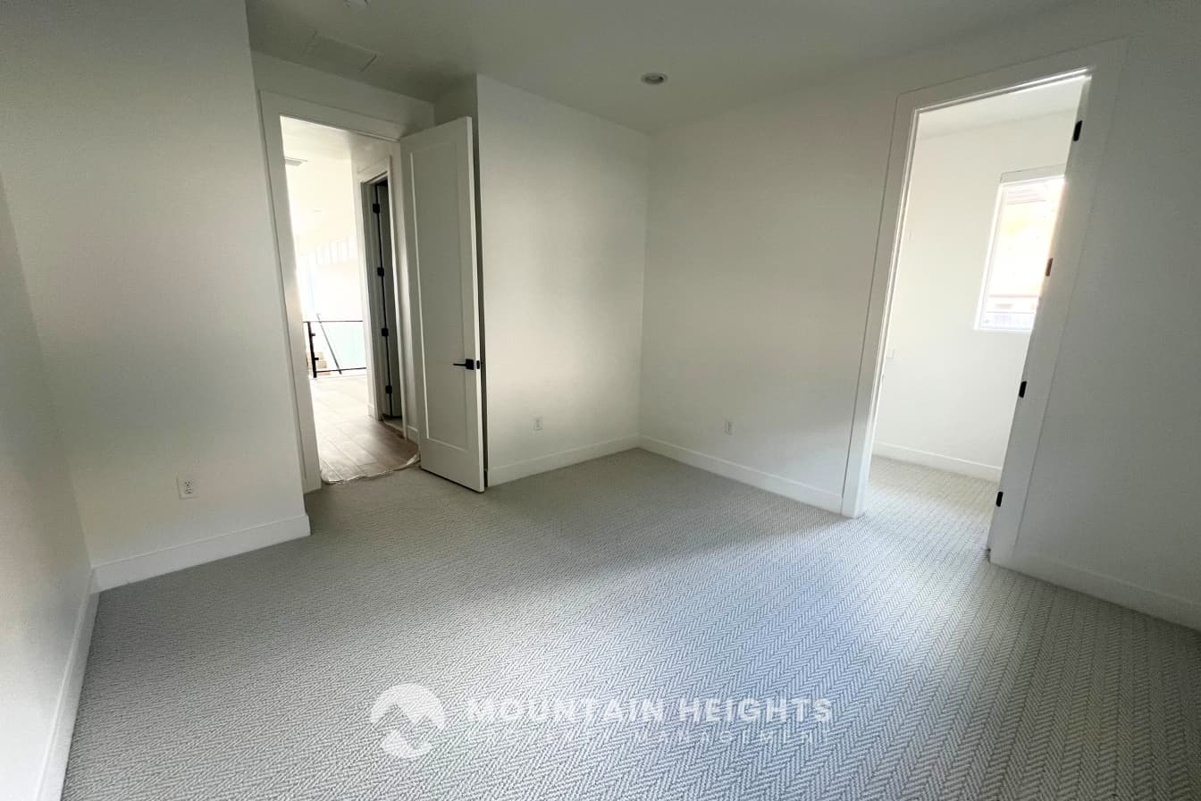 Lehi House: 5522 N Fox Canyon Rd