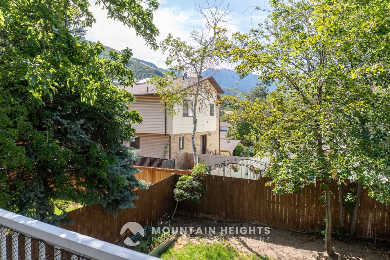 Salt Lake City House: 3516 E Summer Oaks Cir