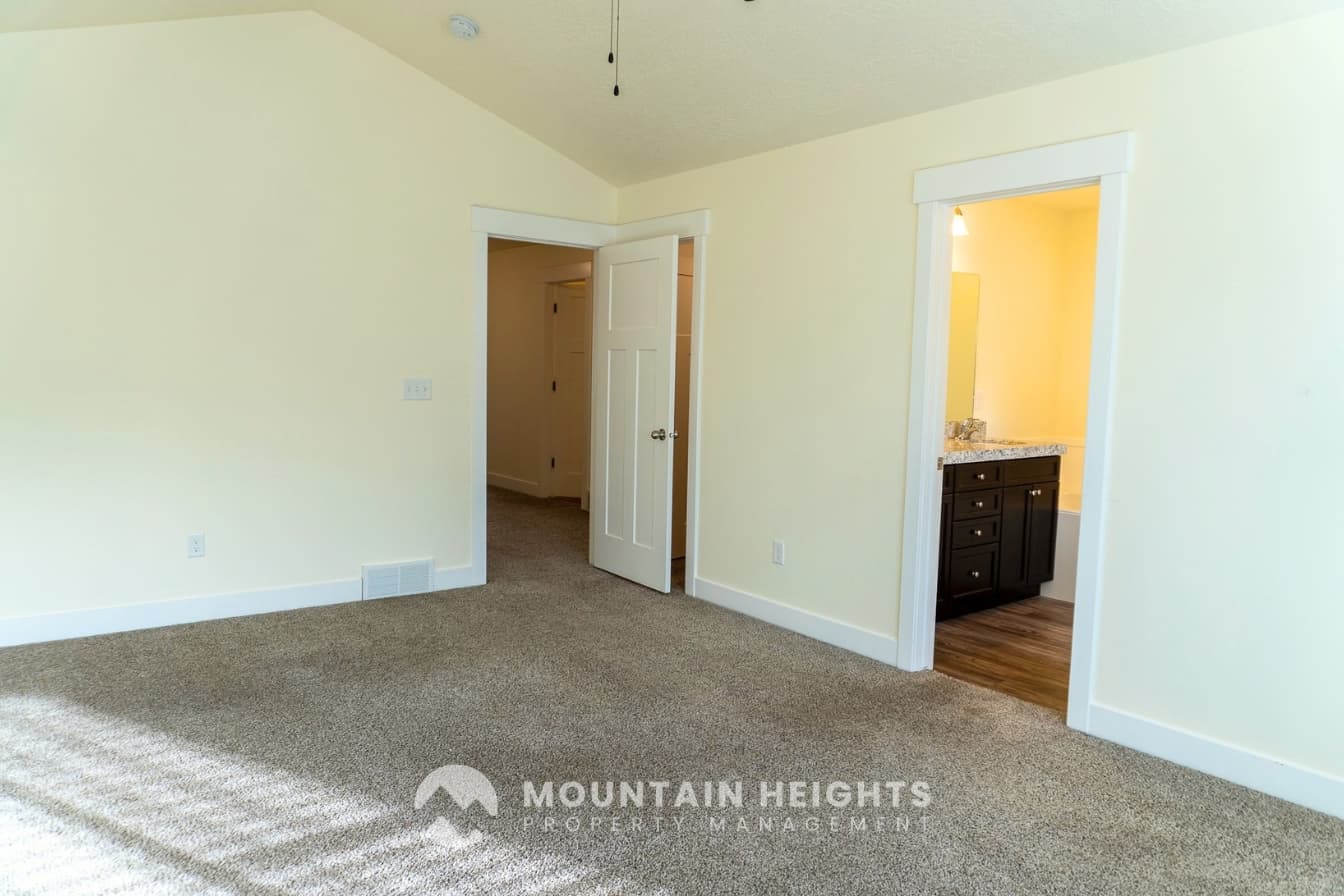 Sandy House: 9287 S Fordham Ct
