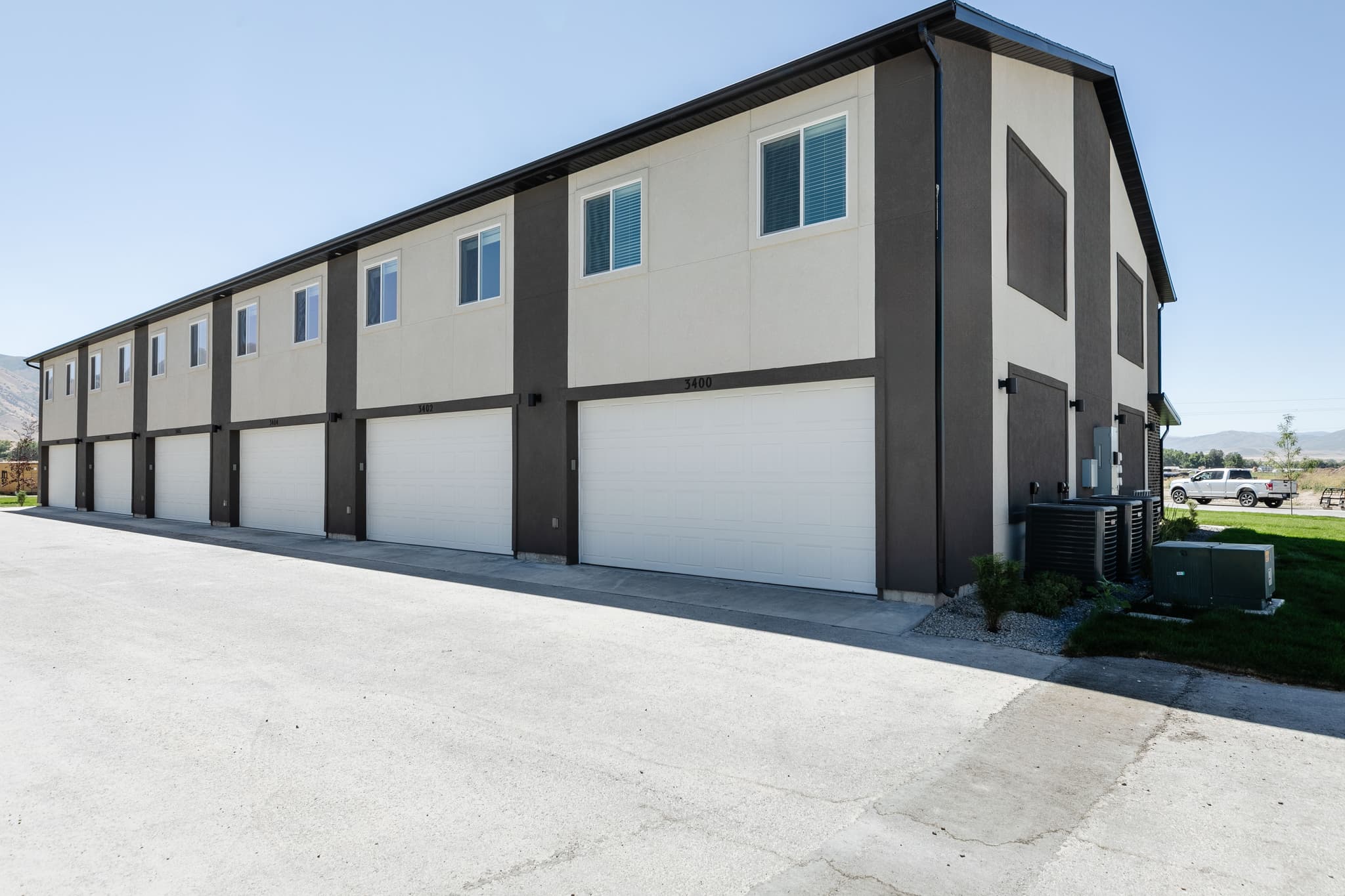 Logan Townhome: 3380 S 1010 W