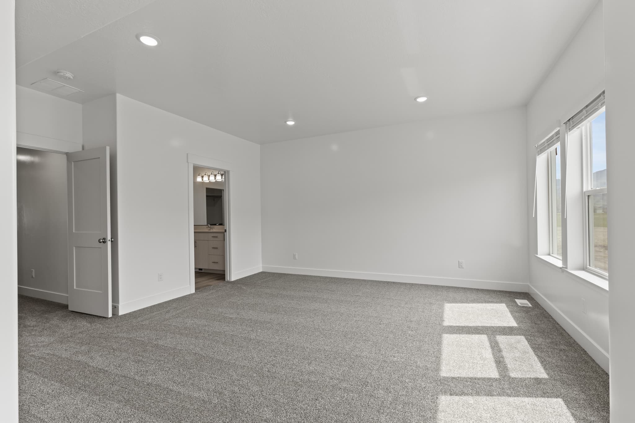 Logan Townhome: 3380 S 1010 W