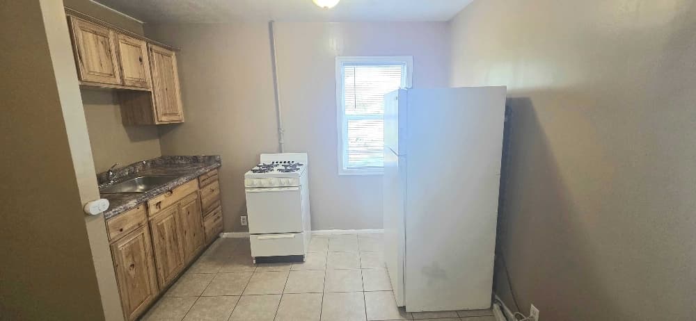 Ogden House: 154 E Harris St