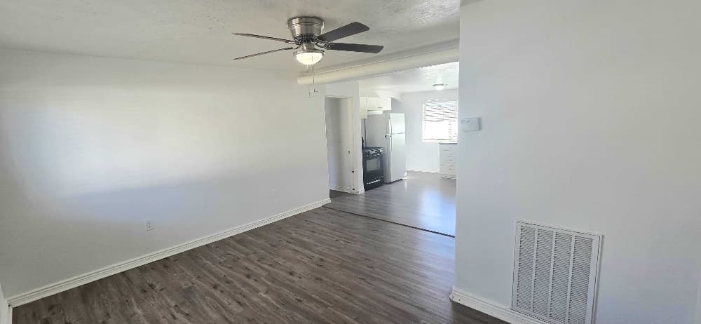 Draper Townhome: 13413 S Minuteman Dr