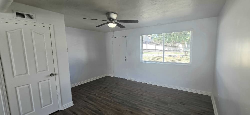 Draper Townhome: 13413 S Minuteman Dr