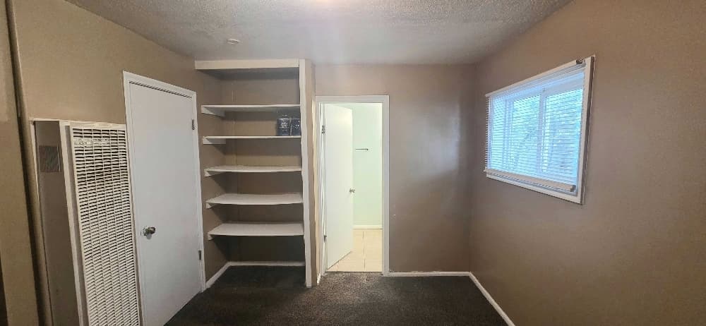 Ogden House: 154 E Harris St
