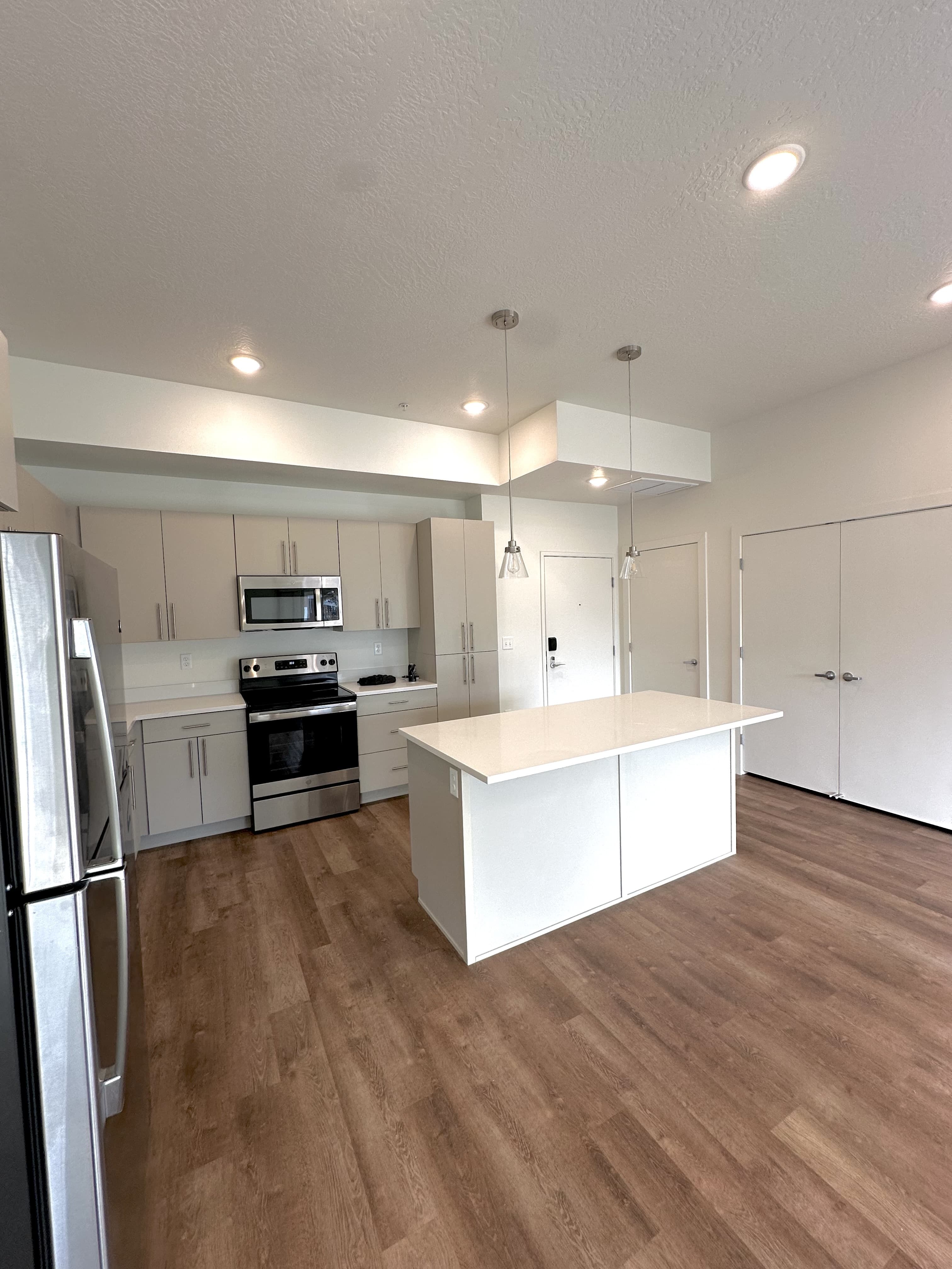 Draper Apartment: 12358 S Pony Express Rd