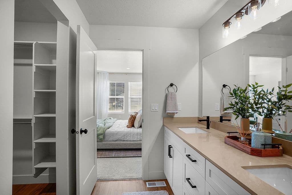 Highland Townhome: 9712 N Benton Ln