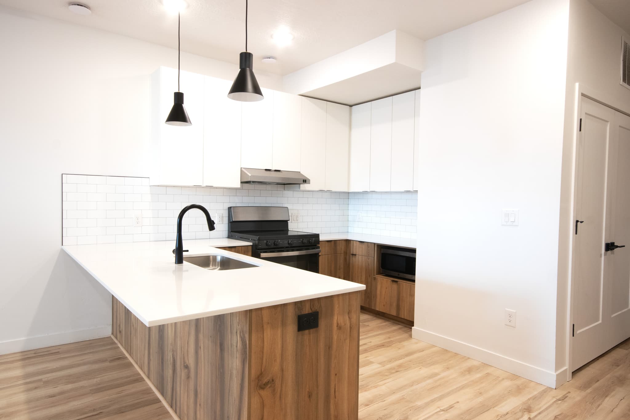 Provo Apartment: 2340 N 400 W